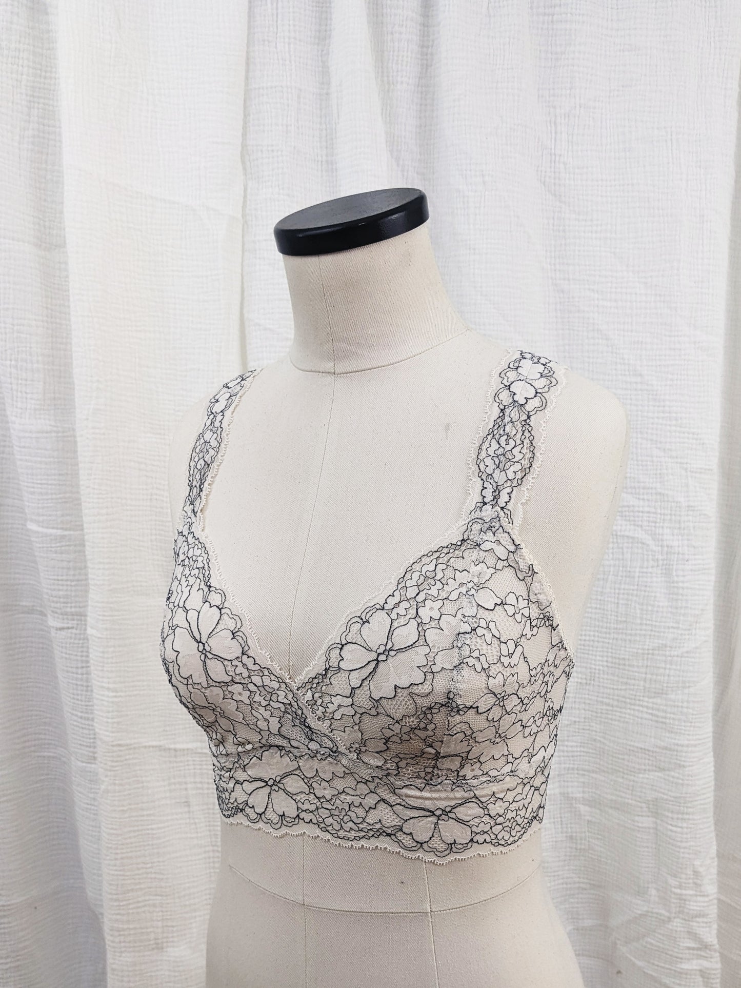 Onde, la brassière tout en dentelle