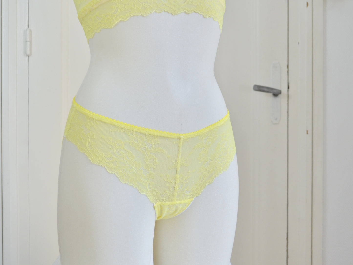 Orion, la culotte en dentelle