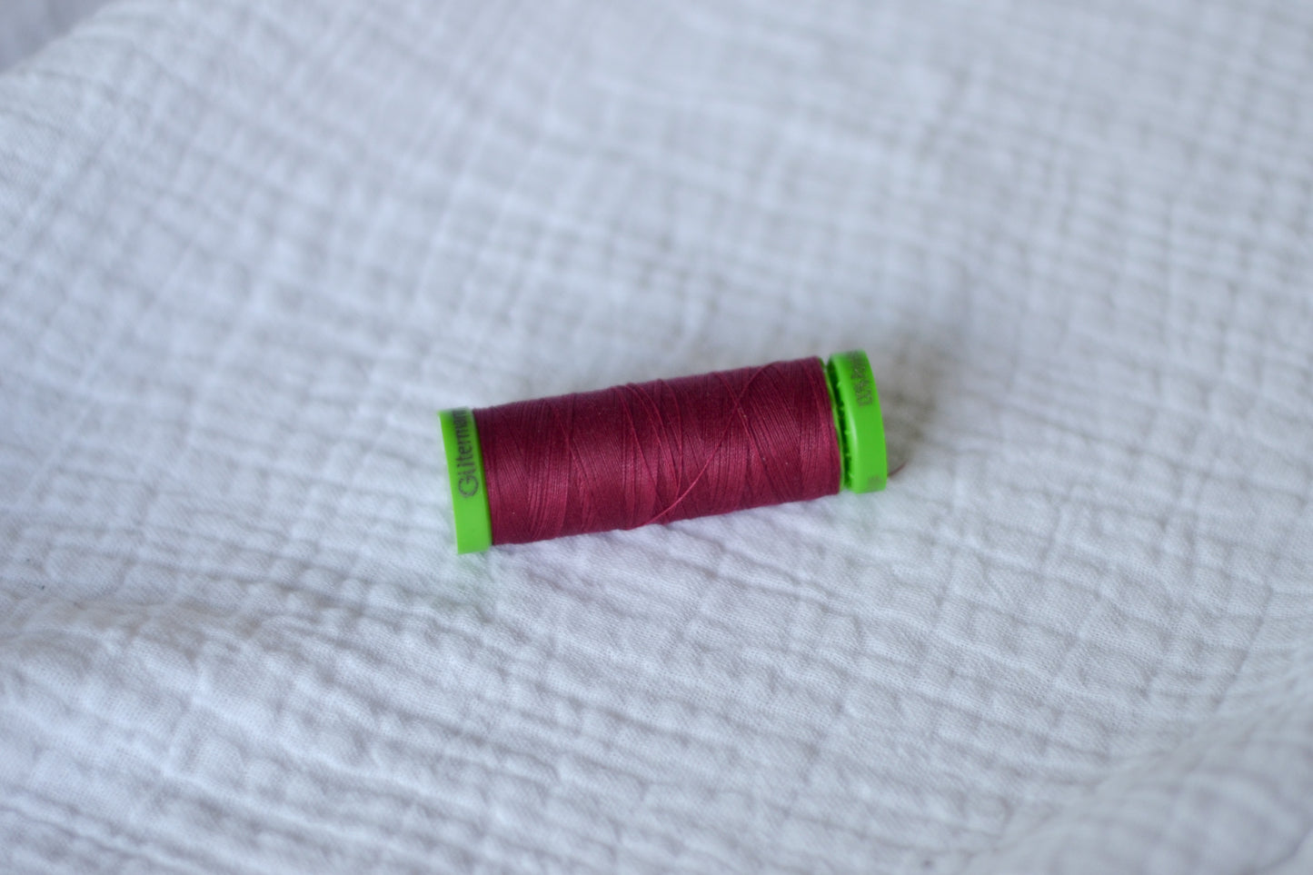 Fil extra-fin Gutermann - bordeaux