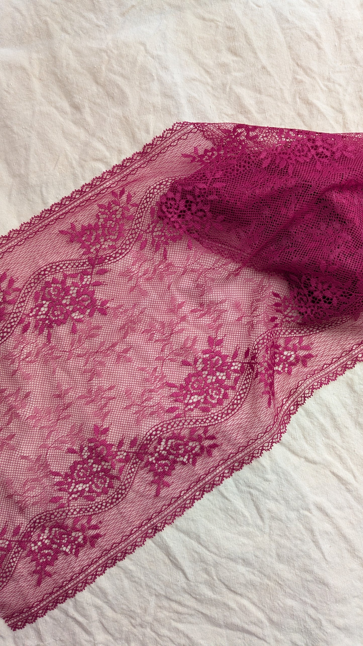 Assortiment couture lingerie GROSEILLE