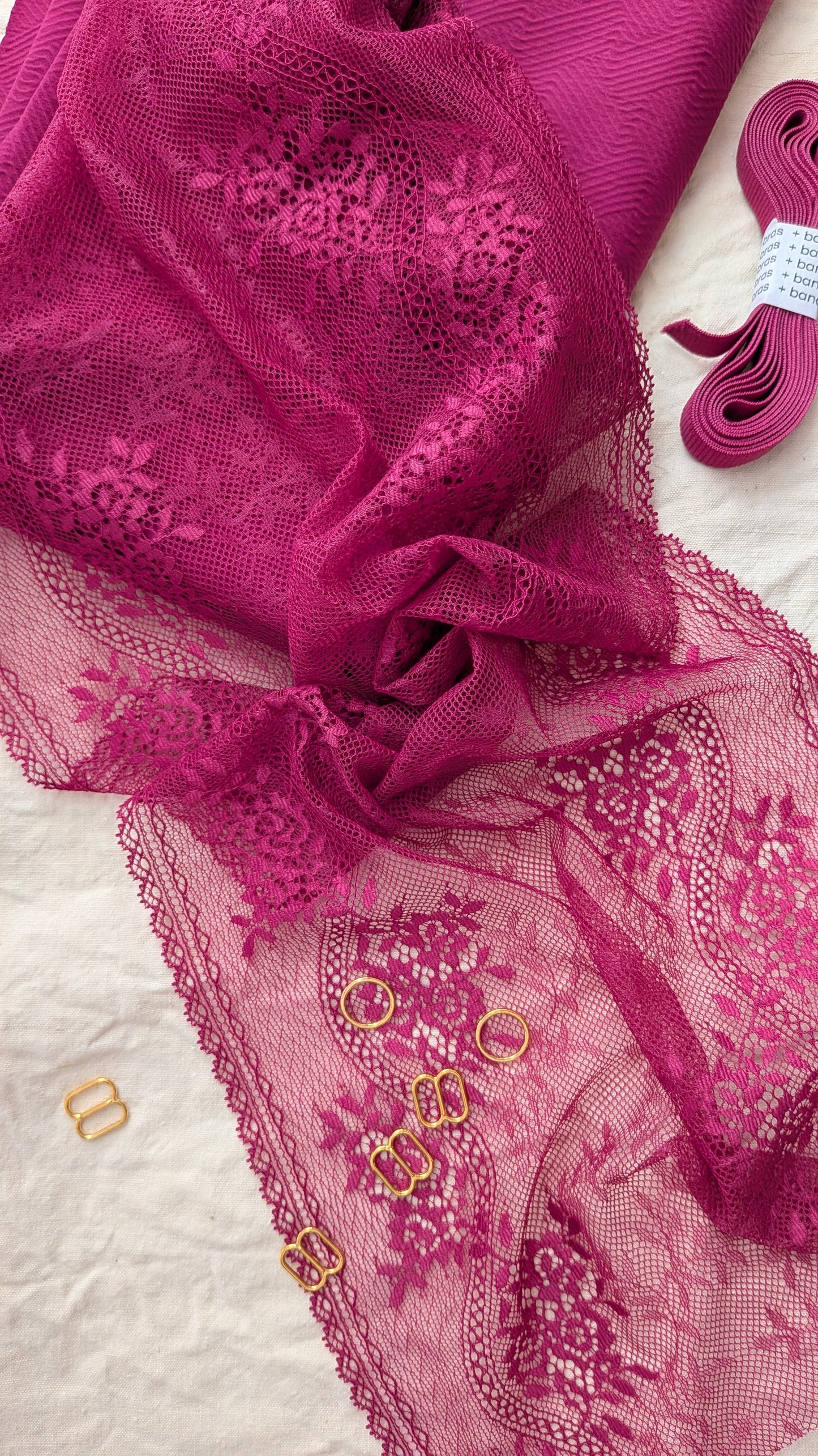 Assortiment couture lingerie GROSEILLE