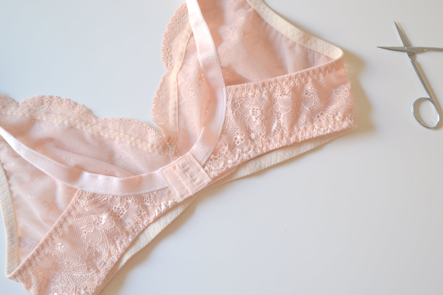 Véga, the timeless soft bra (french only) 